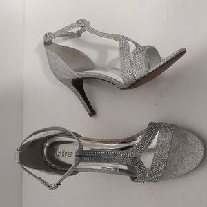 Glitzy Gilttery Silver Heels Ankle Strap By Silver Slipper Sz 10 W